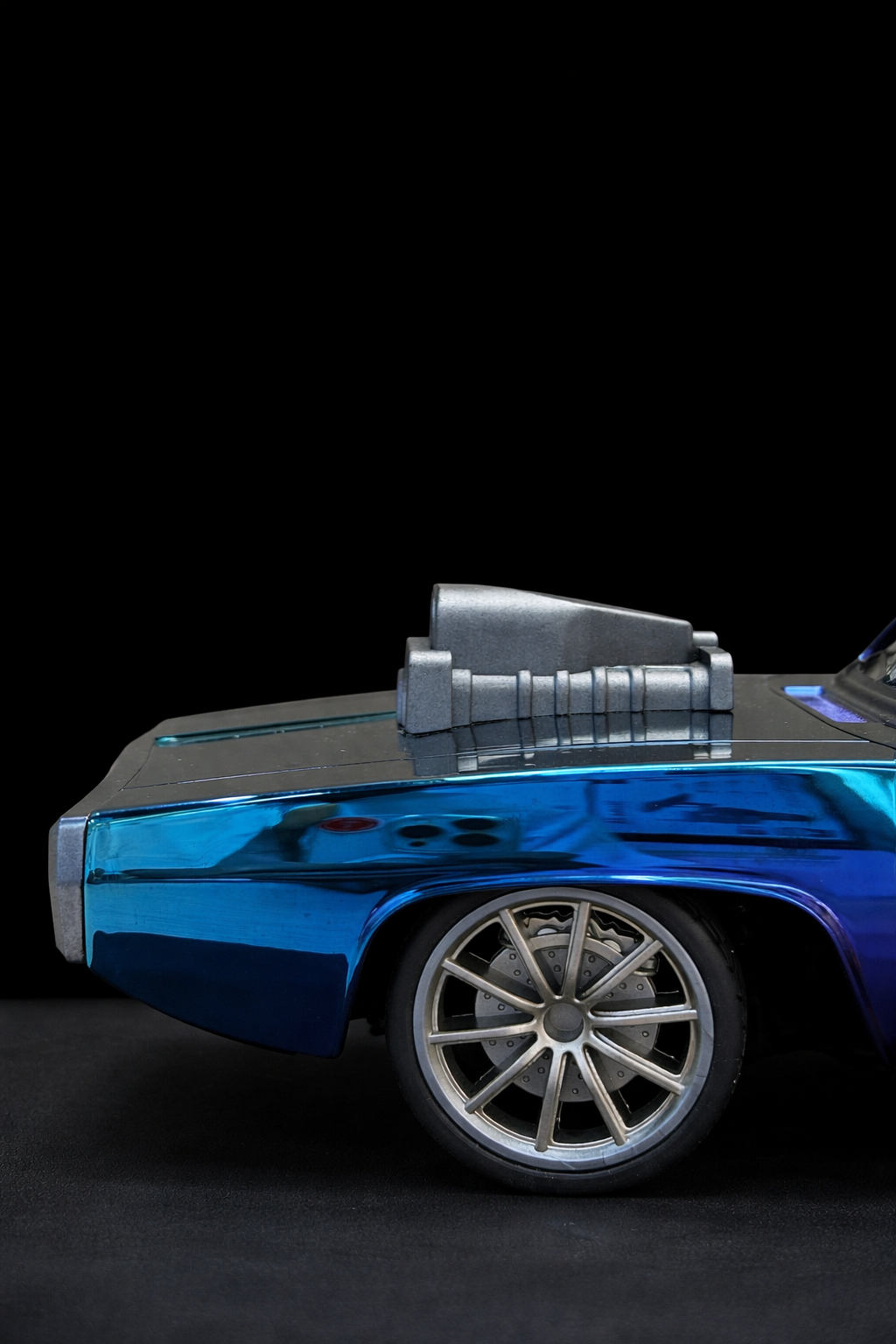 Muscle car Light Speed and Power 1/12 Scale RC Car with One-Key Door Open