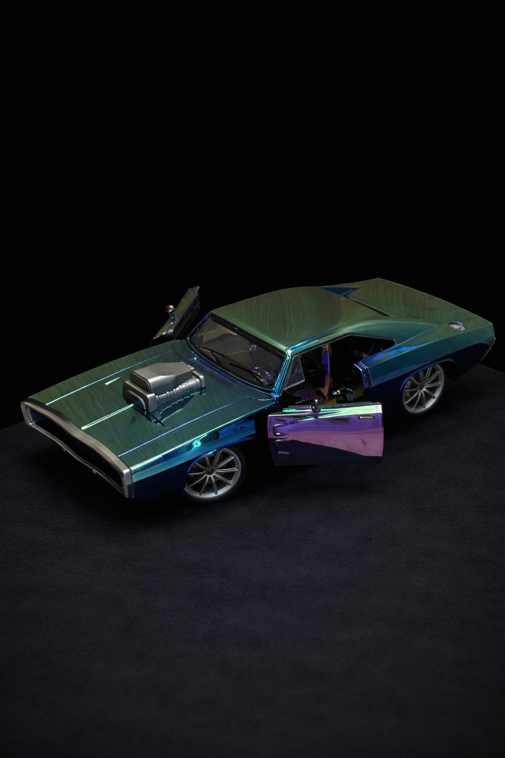 Muscle car Light Speed and Power 1/12 Scale RC Car with One-Key Door Open